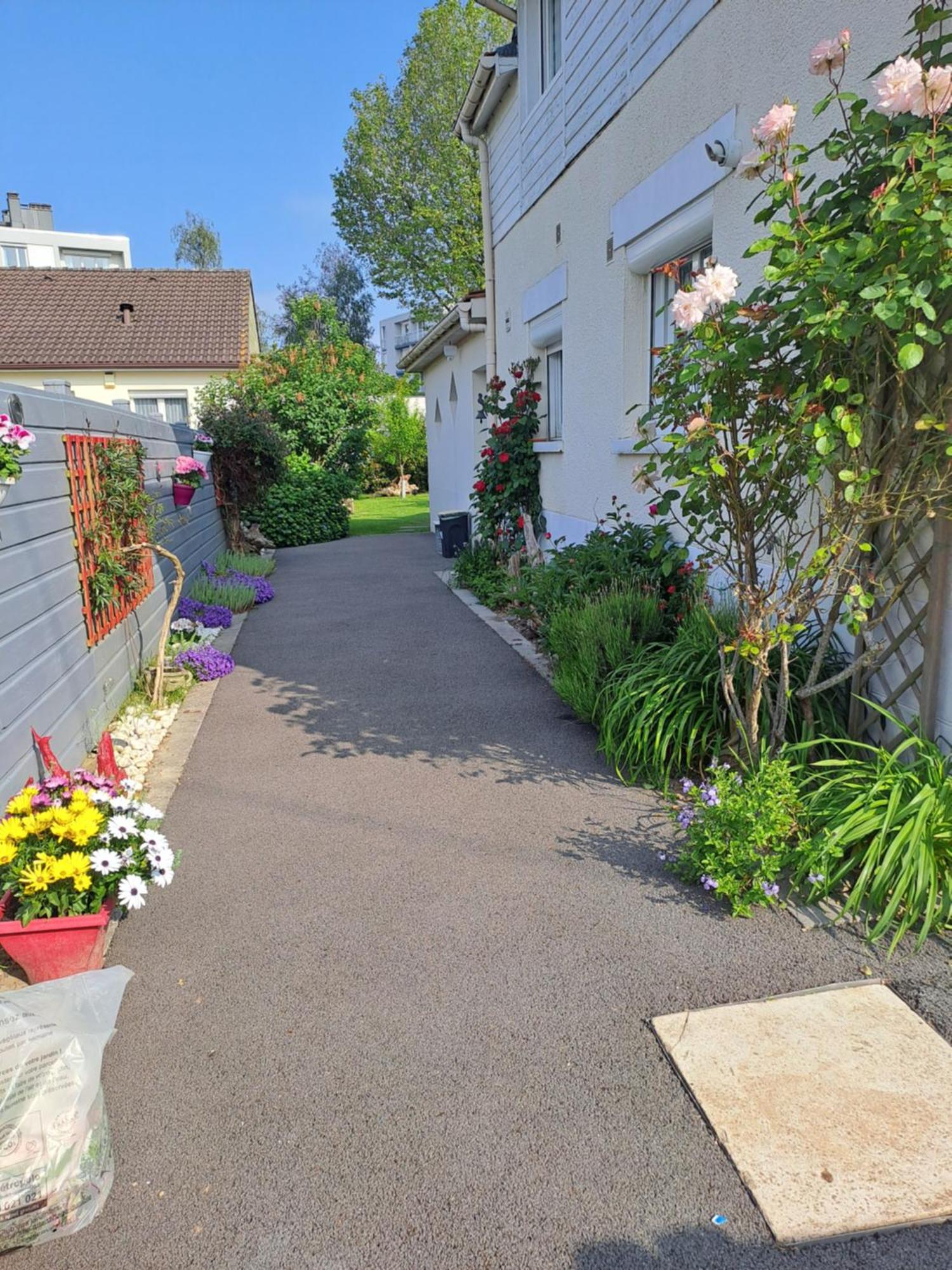 Gites Les Lucioles Mont-Saint-Aignan Exterior photo